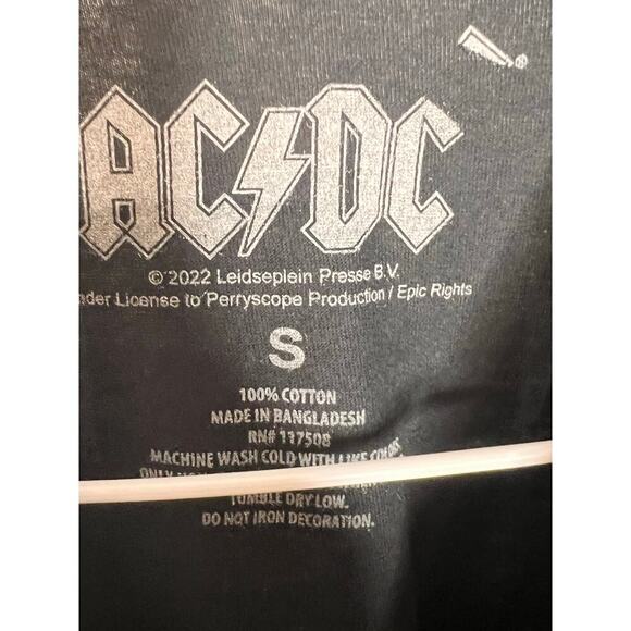 New without Tag ACDC Vintage-Style Graphic Band Tee Shirt Rock Tour - Picture 2 of 5